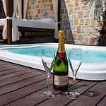 Villa In Pola A With Swimming Pool *